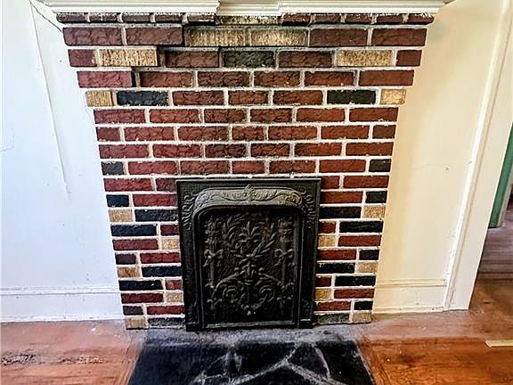 3rd image of 230 Crews St