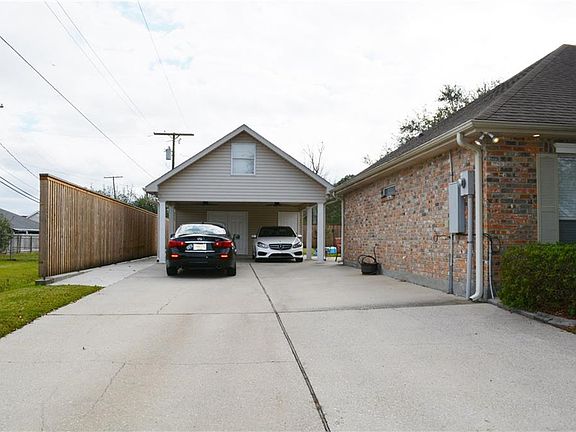 4th image of 350 Saint Jude St
