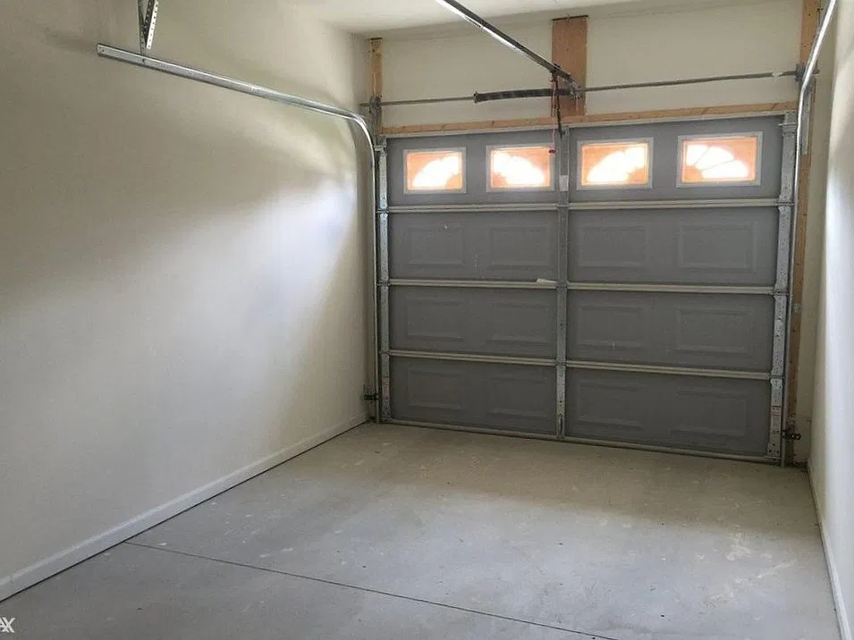 2 bed, 1700 sqft, $1,870 — Photo 3