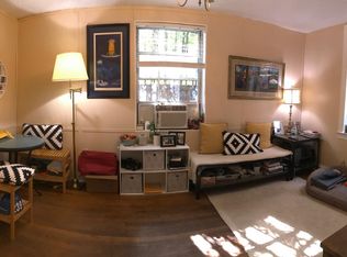 3306 P St NW, Washington, DC