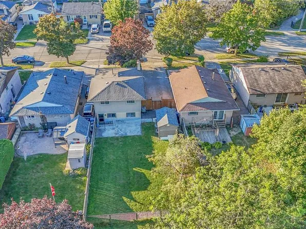 189 Country Club Dr, Guelph, ON N1E 3K8