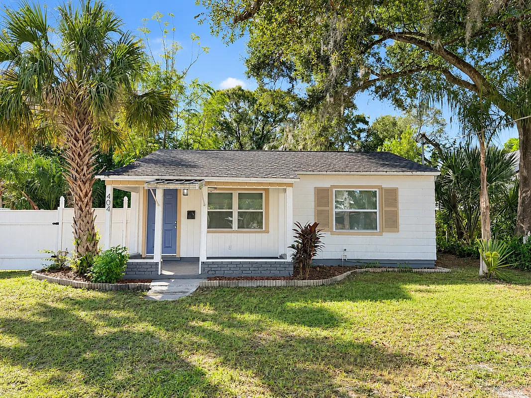 2 bed, 1.0 bath, 711 sqft, $1,895 — Photo 2