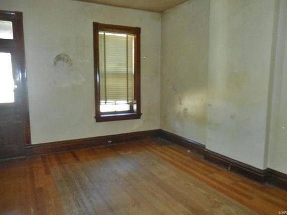 5th image of 3221 N Dakota St