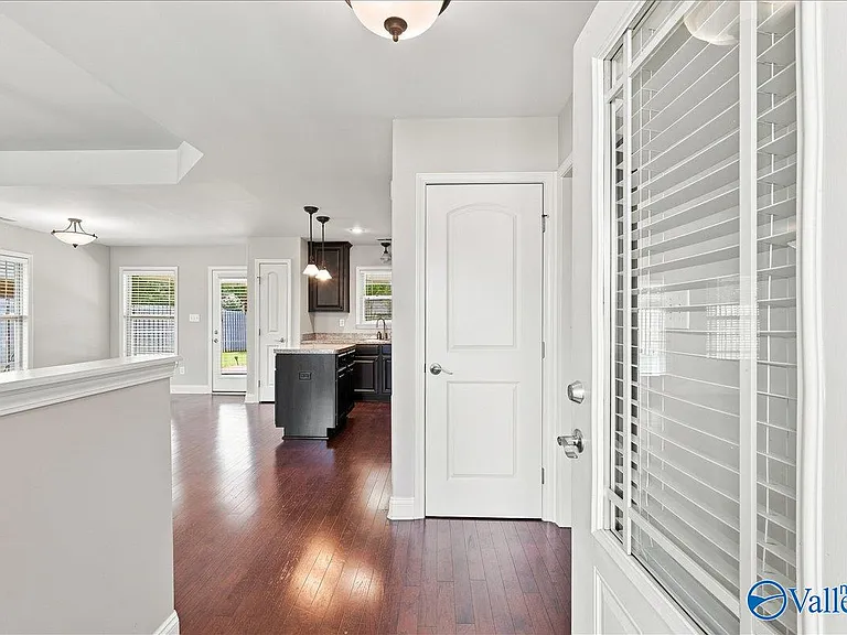 5015 Montauk Trl SE — Photo 5