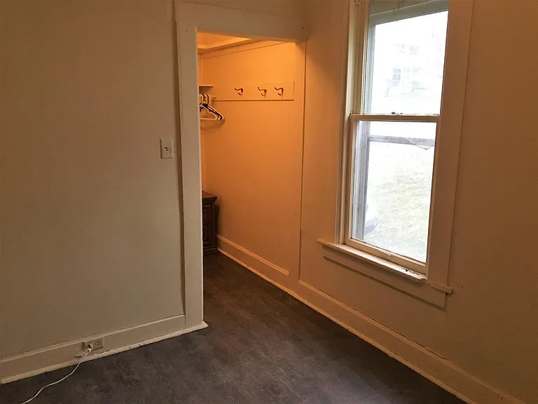 3212 Seward St — Photo 3