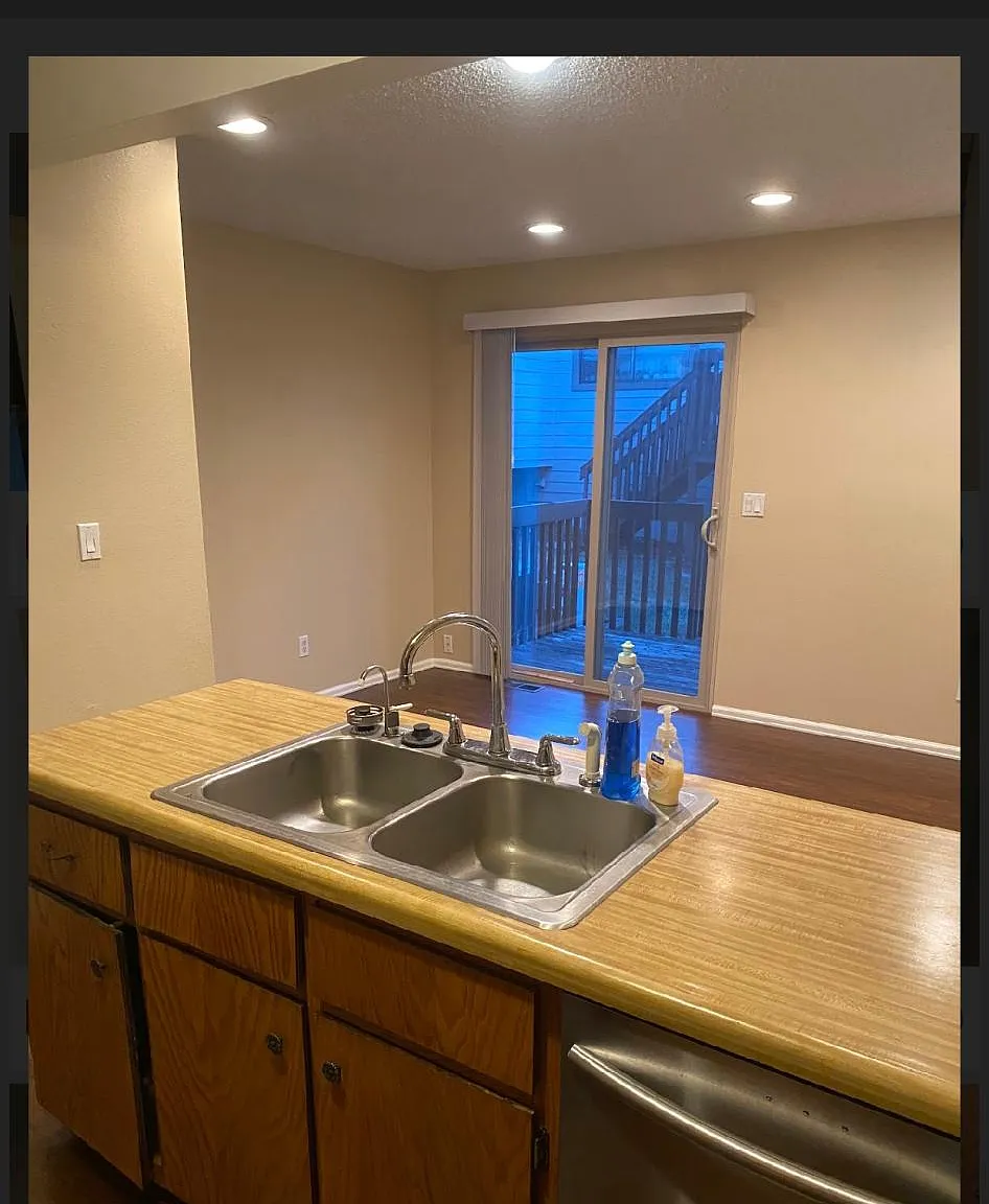 2 bed, 1063 sqft, $1,650 — Photo 3