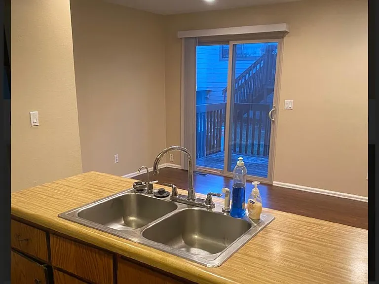 5520 Mansfield Ct — Photo 3