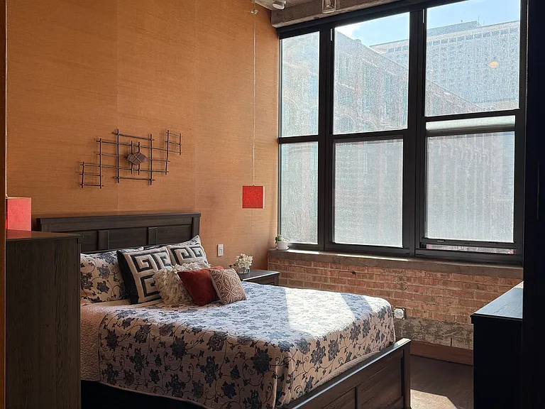 320 E 21st St #411 — Photo 12