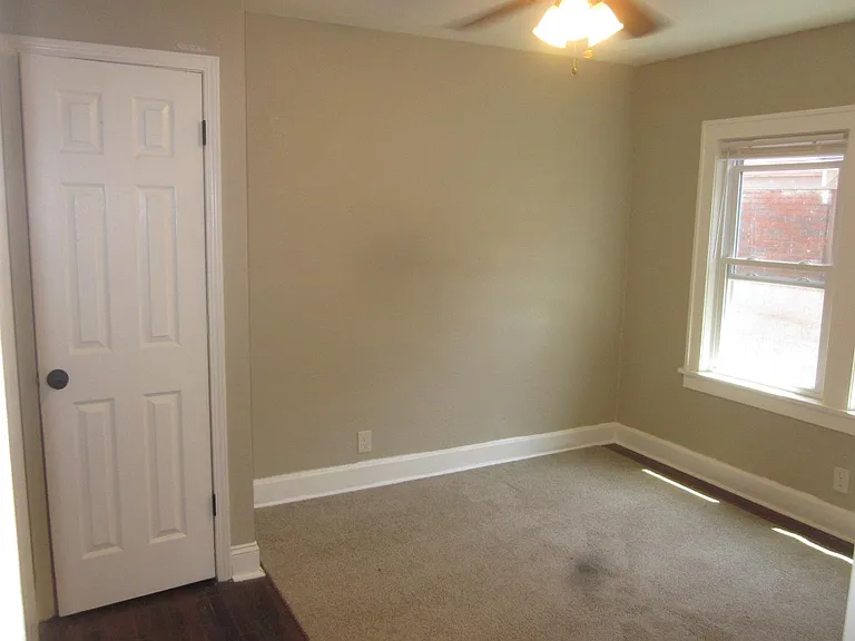 5208 Euclid Ave — Photo 10