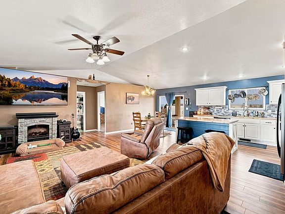 5th image of 489 N Escondido Dr