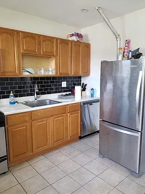 Rented by Confidential Realty | media 7