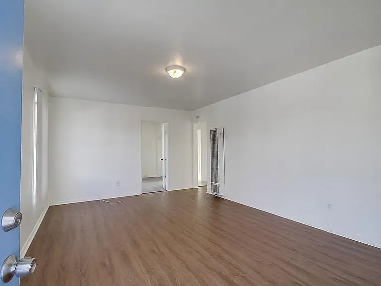 891 Elm Ave — Photo 8
