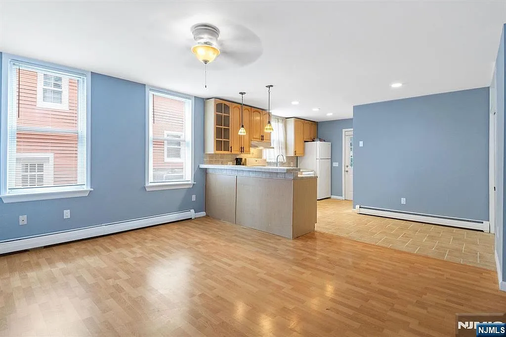 2 bed, 1.0 bath, $2,400 — Photo 1