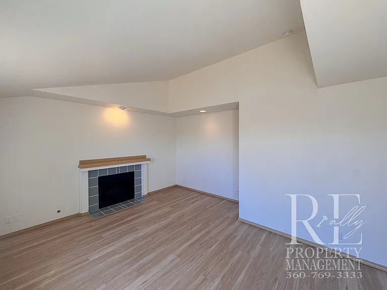 7250 Valley Wood Pl NE — Photo 13