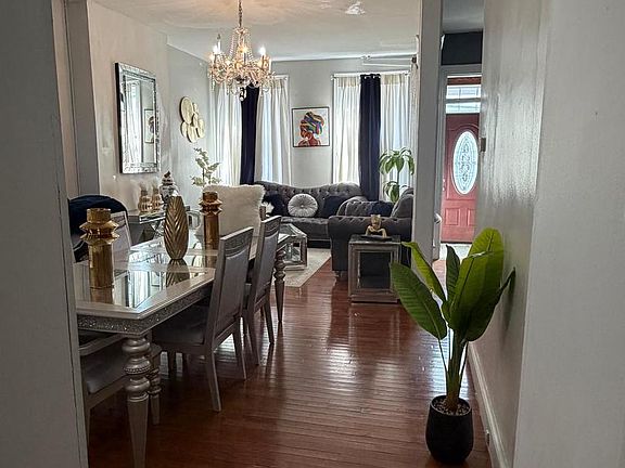 5th image of 515 Elm St