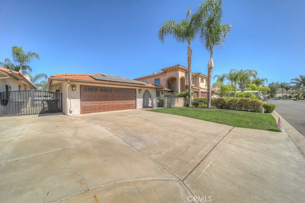 3 bed, 1579 sqft, $5,000 — Photo 1
