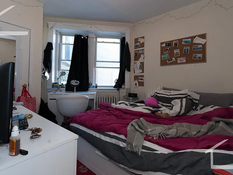 72 Egmont St #5 — Photo 10