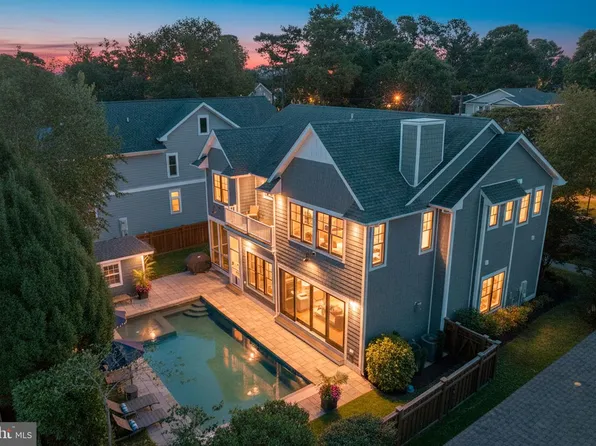 121 Laurel St, Rehoboth Beach, DE 19971