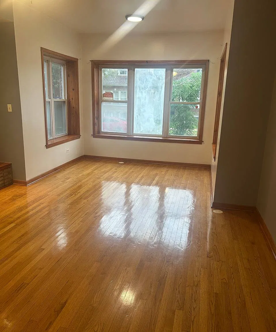 Freshly cleaned and newly painted ready for you! — Photo 4