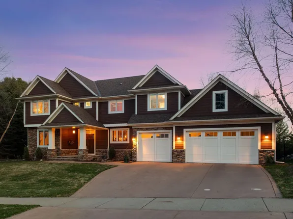 2051 Pinehurst Dr, Chanhassen, MN 55317