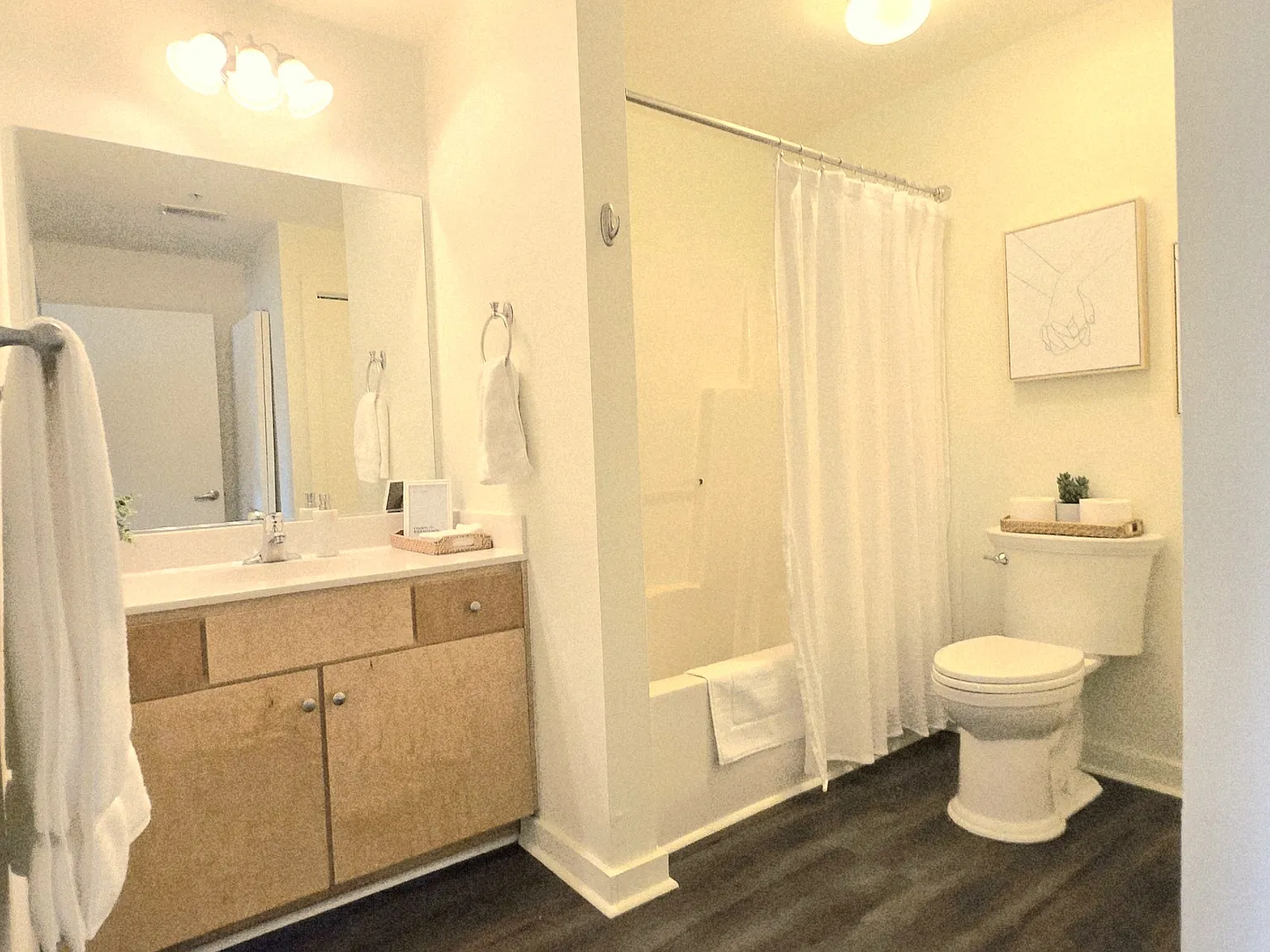 2 bed, 833 sqft, $3,000 — Photo 2