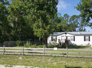 813 Minnesota Ave, Satsuma, FL 32189