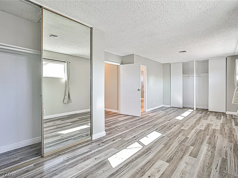 1320 Robin St — Photo 25