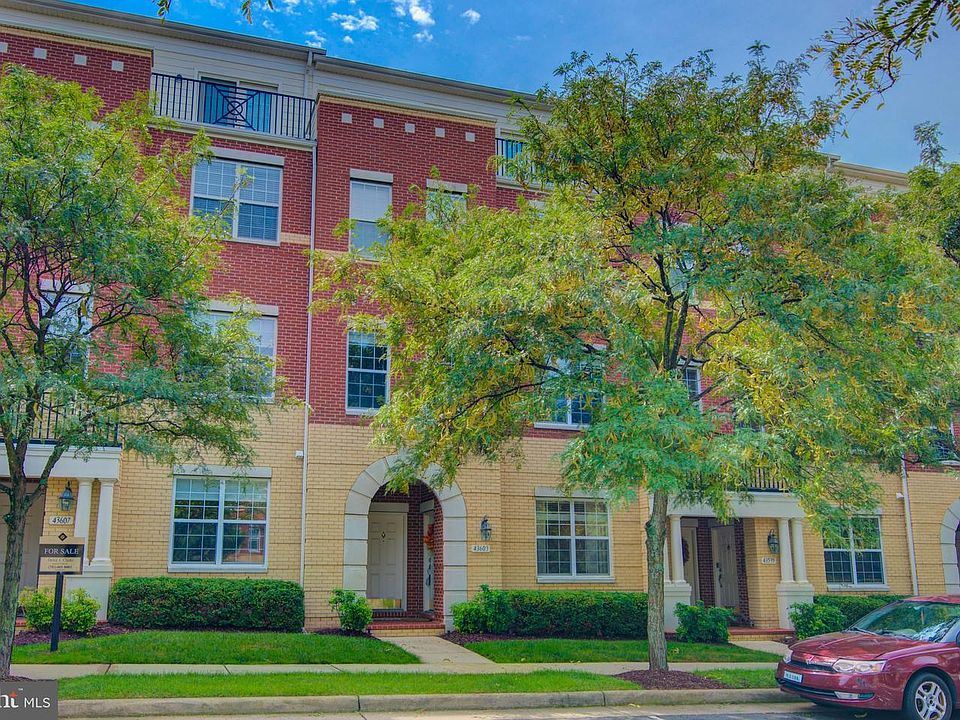 1st image of 43603 McDowell Sq
