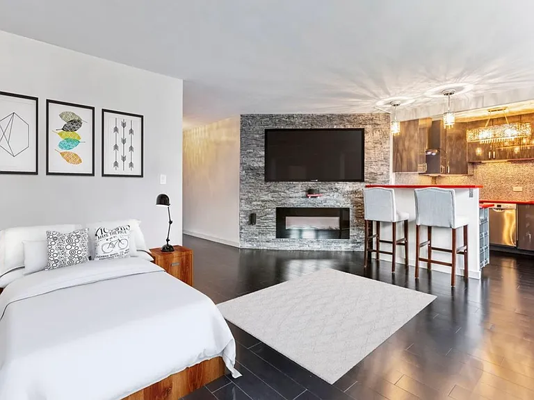 400 E Randolph St #1822 — Photo 14