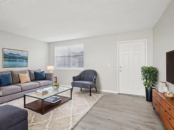 Serenity Lake Apartments