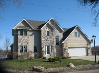 8622 E Smith Dr, Syracuse, IN