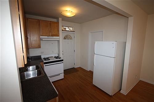 1st image of 1084 N Marshfield Ave APT Coach