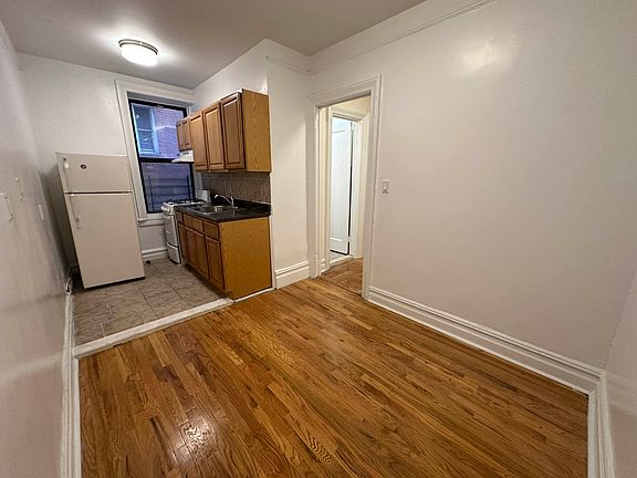 4th image of 860 W 181st St APT 7B