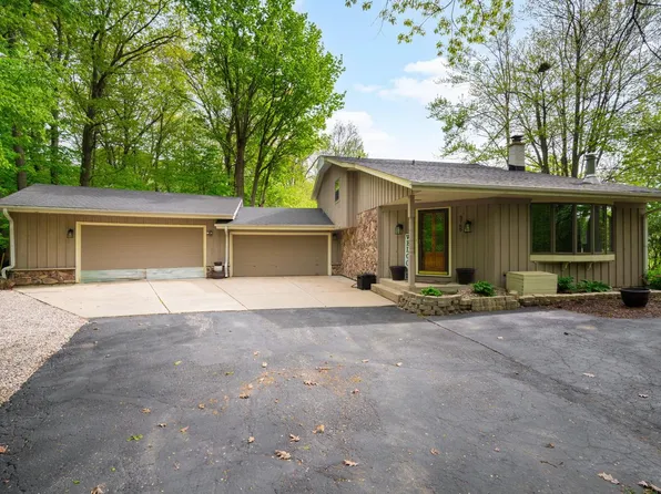 3765 Maplewood COURT, Hubertus, WI 53033