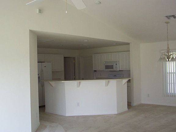 5th image of 322 Kismet Pkwy E