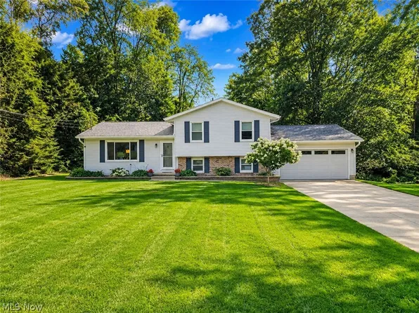 2600 Sweitzer Rd, Uniontown, OH 44685