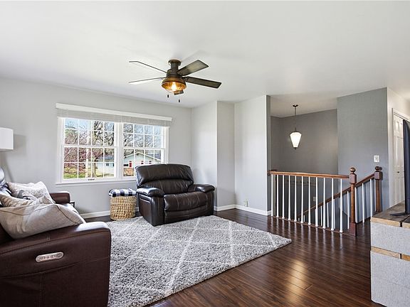 4th image of 616 Warren St