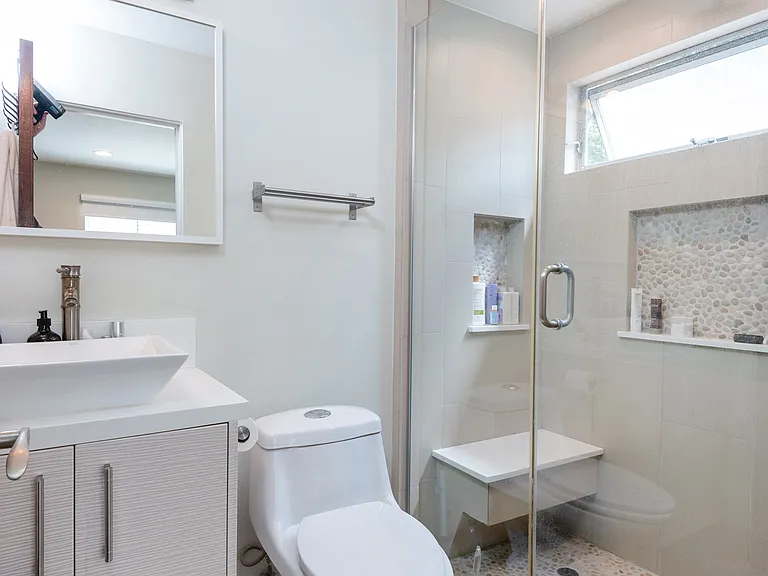 1620 Malcolm Ave #1 — Photo 9