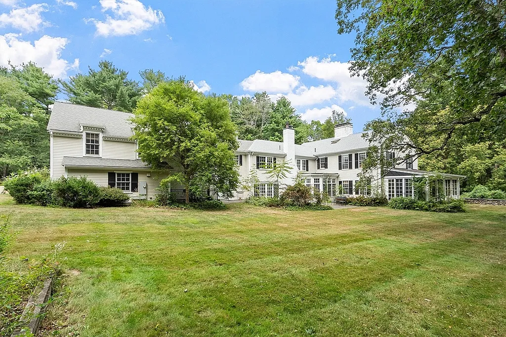 5 bed, 4.5 bath, 6051 sqft, $9,000 — Photo 1