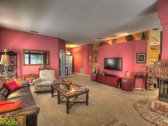 3rd image of 112 Wembley Ct