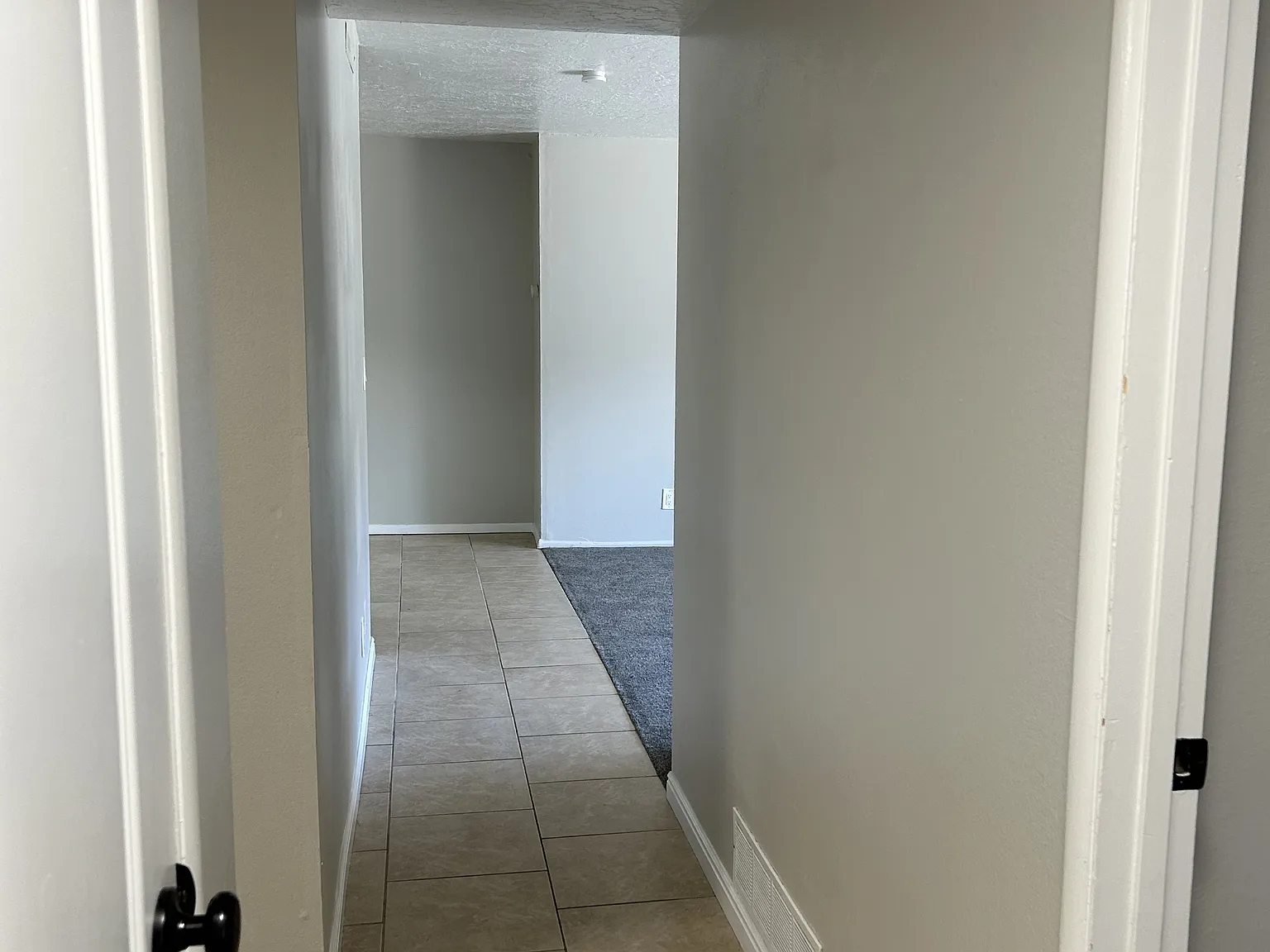 50 W Lester Ave #H-13 - Dah - Klm - 1 — Photo 4