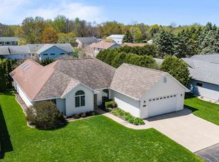 W2579 Oakbrook Ct, Appleton, WI 54915
