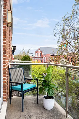 Sold by Compass | media 9
