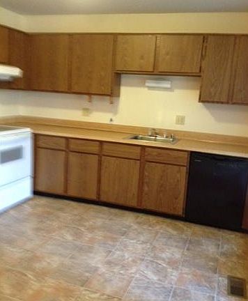 5th image of 36513 Park Place Dr