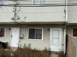 16 Betty Ct, Staten Island, NY 10303