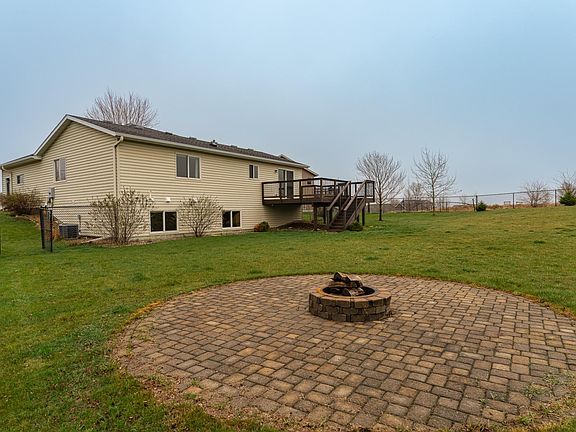 3rd image of 3145 Tamarack Ln SE