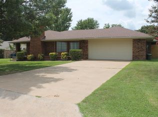 2003 Mockingbird Ln, McAlester, OK 74501