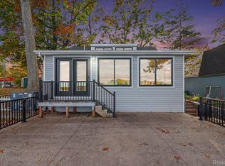 5512 Wildwood Dr, Howell, MI 48843