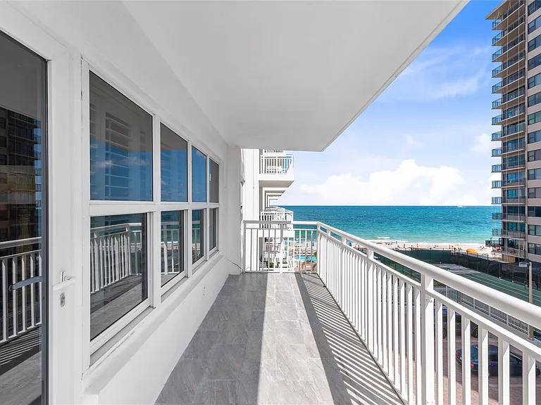 3850 Galt Ocean Dr #405 — Photo 21