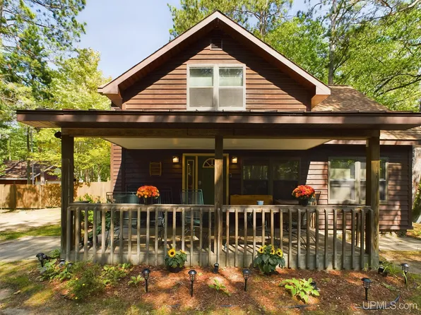 5441 Curtis Dr, Au Train, MI 49806
